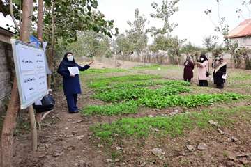 آموزش تغذیه در روستای مهدی آباد شیخعلی کلایه لاهیجان به مناسبت روز جهانی غذا، سلامت بانوان و پوکی استخوان 